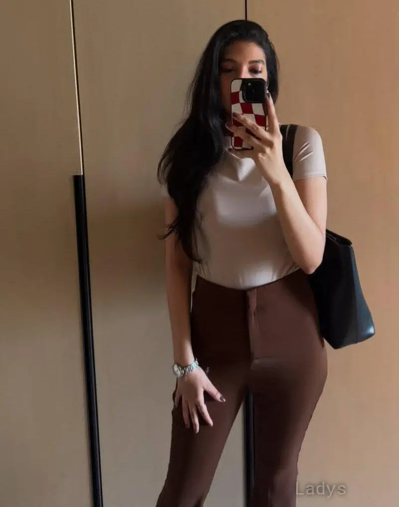 Riya, 24 years beautiful nude Surat escorts girl, height 162 sm, Weight kg