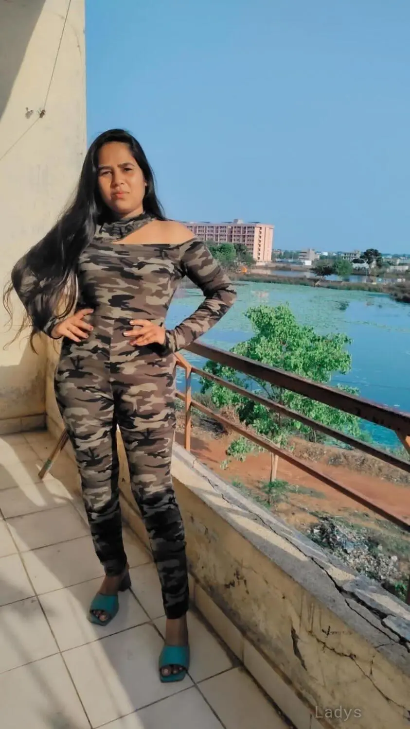 Sonam, years beautiful nude Surat escorts girl, height sm, Weight kg