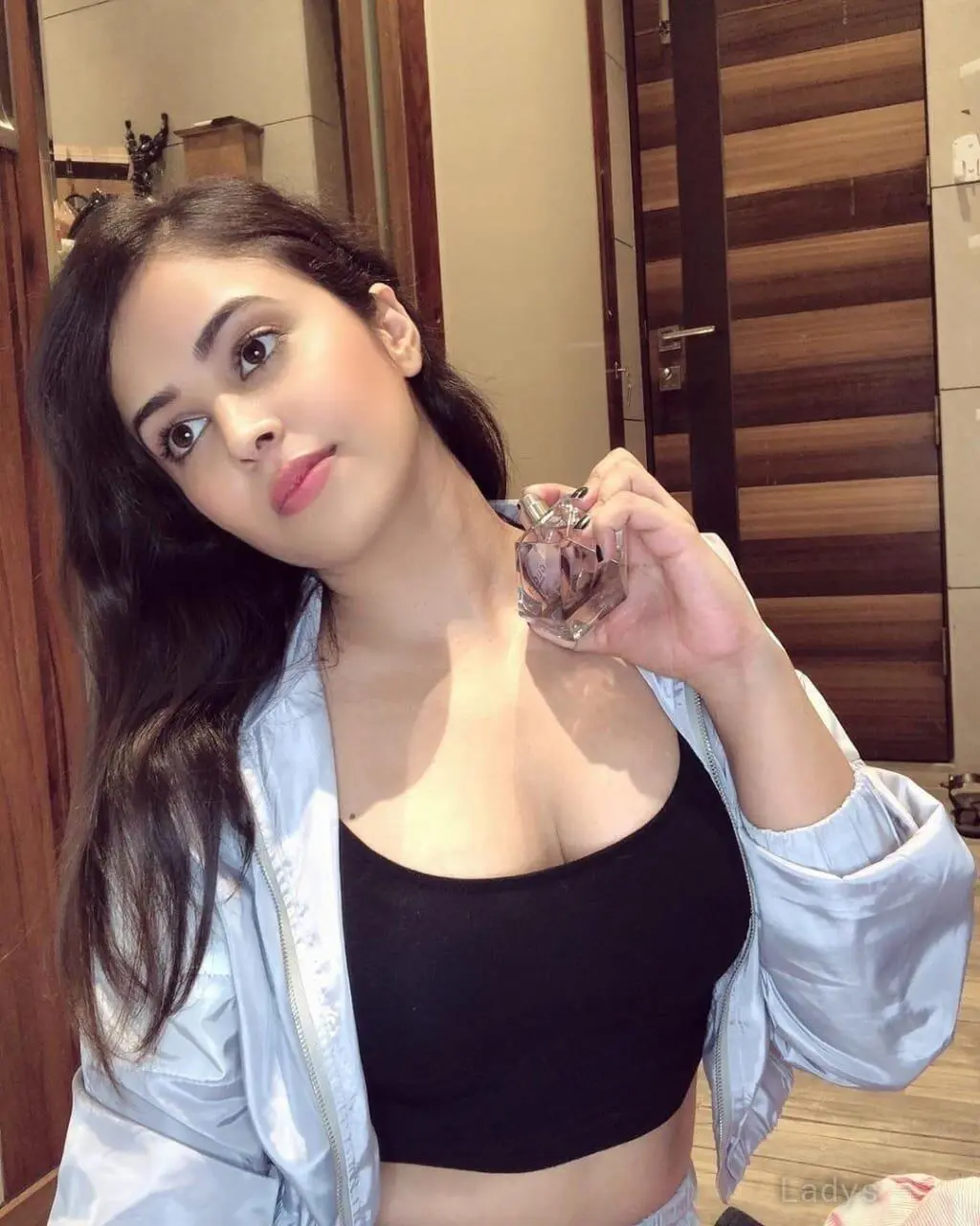 Sujata, 25 years beautiful nude Surat escorts girl, height 170 sm, Weight kg