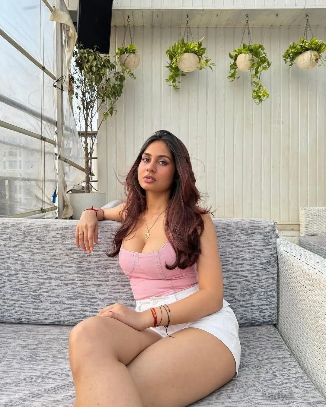 Vanshika, 23 years beautiful nude Surat escorts girl, height 154 sm, Weight  kg