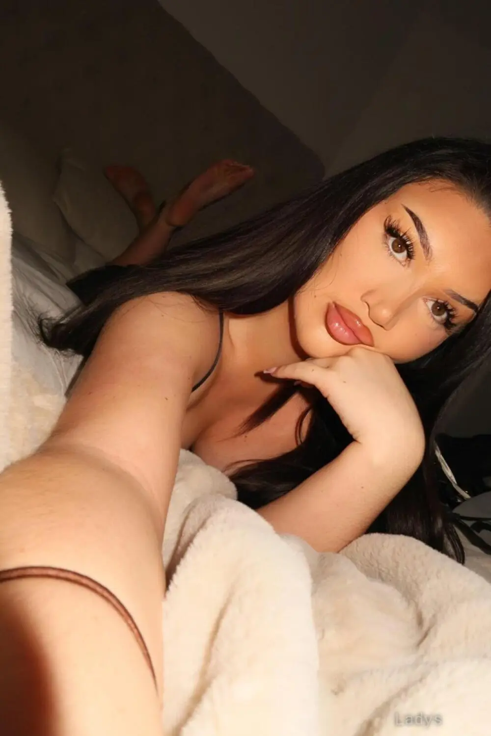 Chiara, 29 years beautiful nude Sydney escorts girl, height 167 sm, Weight 62 kg