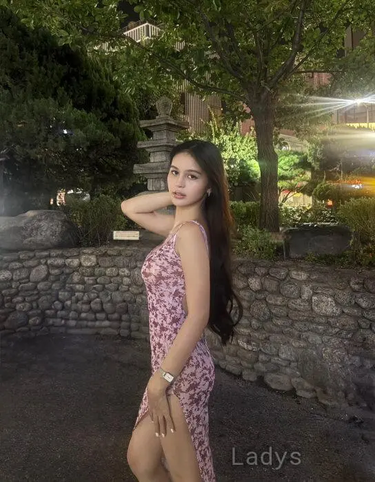 Sandra, 24 years beautiful nude Sydney escorts girl, height 165 sm, Weight 49 kg