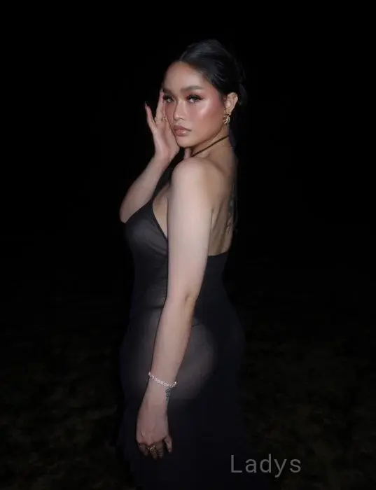Shekinah Bella, 28 years beautiful nude Sydney escorts girl, height 169 sm, Weight 60 kg