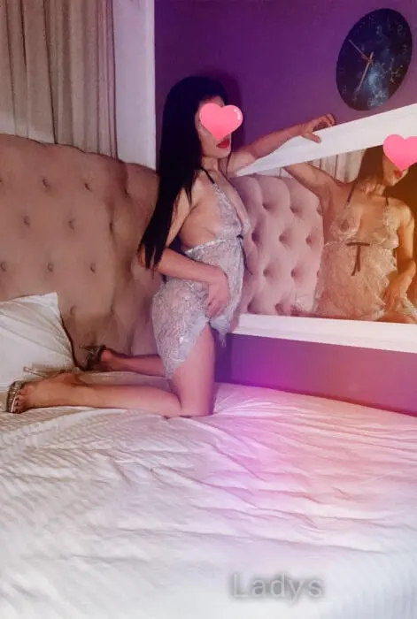 Tracy, 29 years beautiful nude Sydney escorts girl, height 168 sm, Weight 47 kg