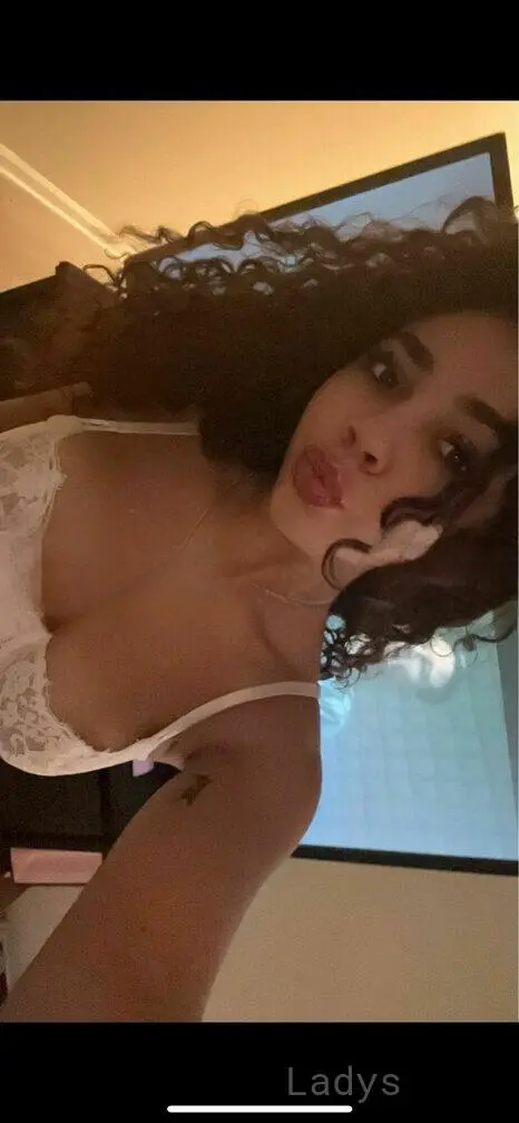 Scarlett Sin, 21 years beautiful nude Tacoma escorts girl, height 160 sm, Weight 53 kg