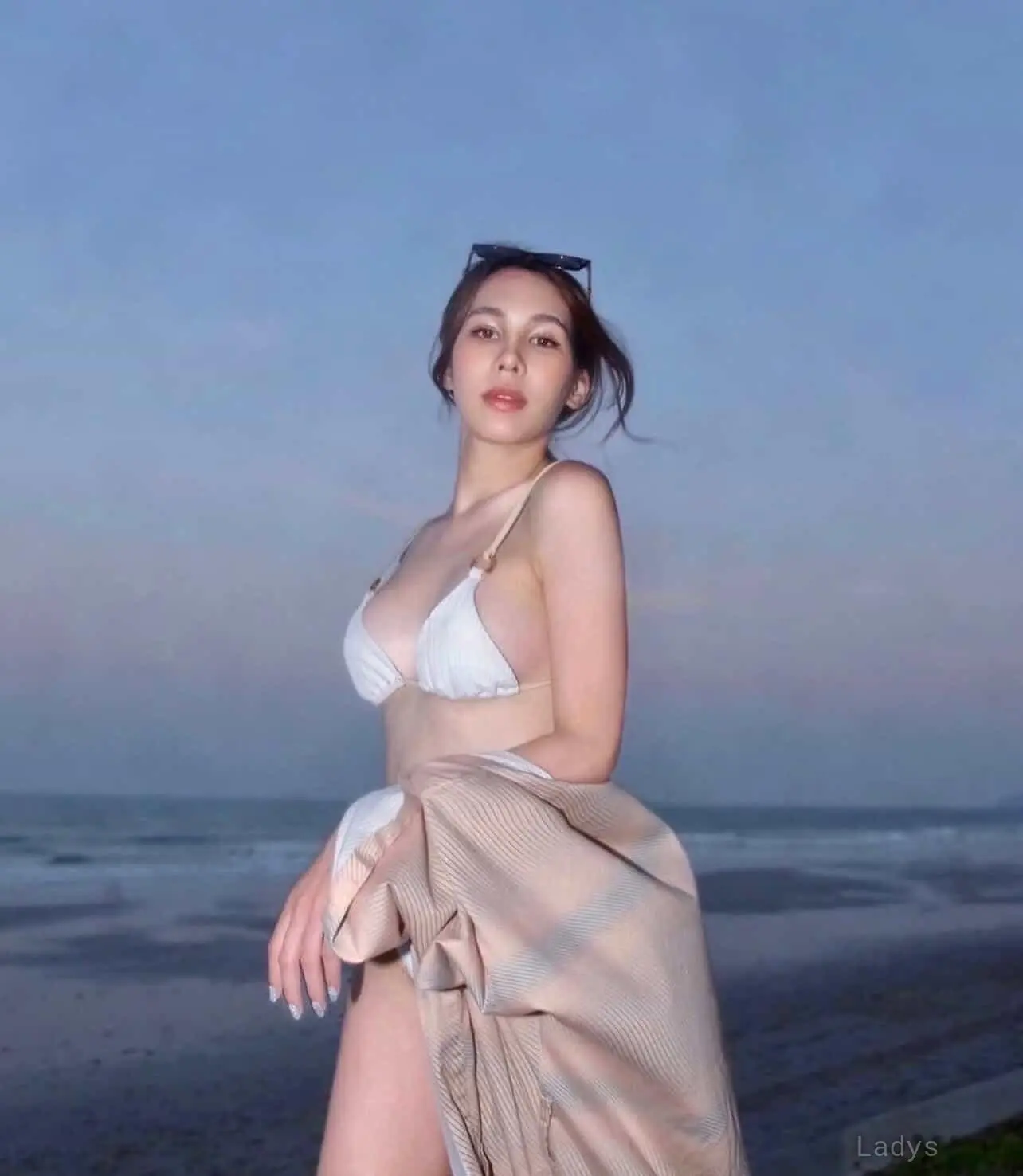 Cherin, 26 years old Taipei escort girl with big tits, height 167 sm, Weight kg