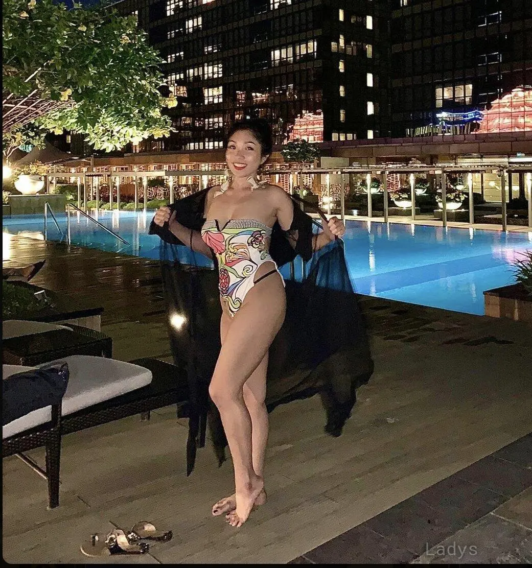 Eva, 31 years old Taipei escort girl with big tits, height 160 sm, Weight  kg