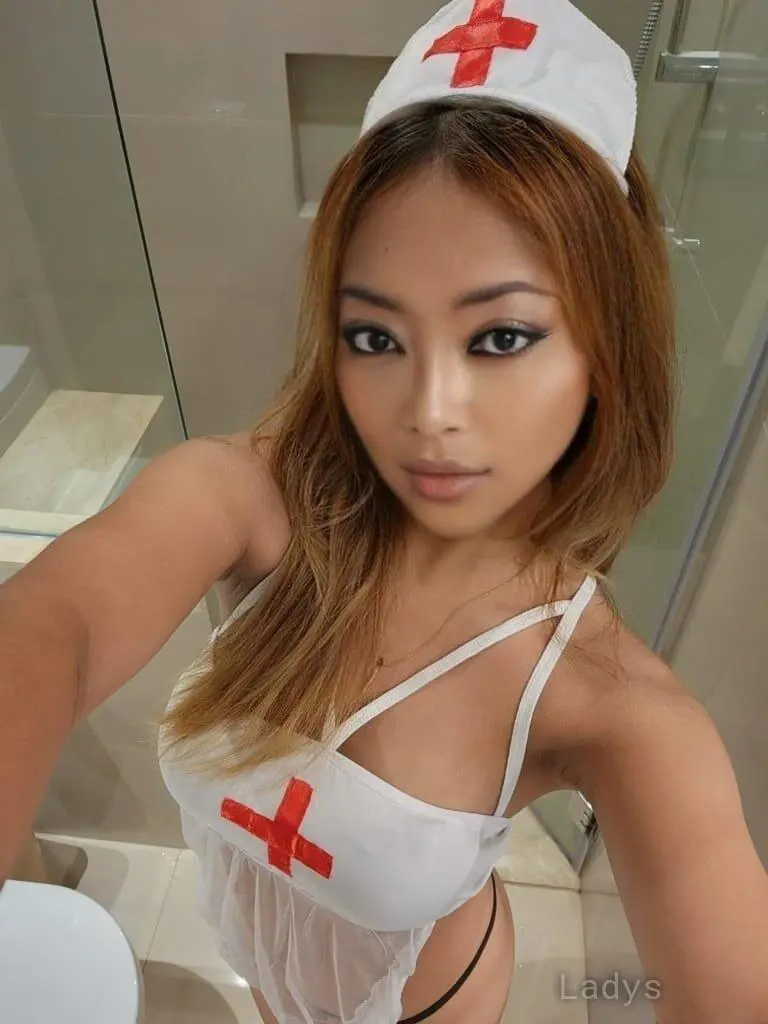 Preeda,  years old Taipei escort girl with big tits, height  sm, Weight  kg