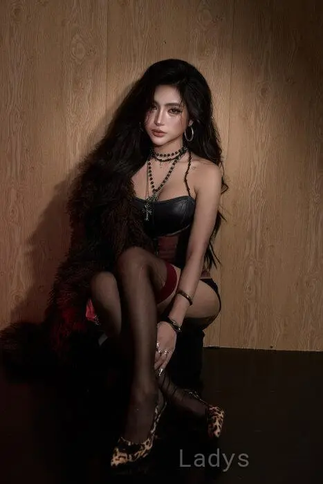 Alliah, 24 years beautiful nude Taipei escorts girl, height 159 sm, Weight 50 kg