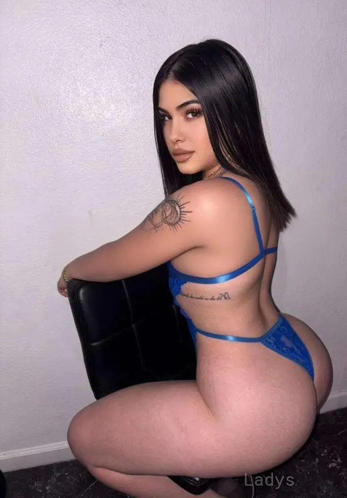 Maya, 23 years old Tampa escort girl with big tits, height 153 sm, Weight 54 kg