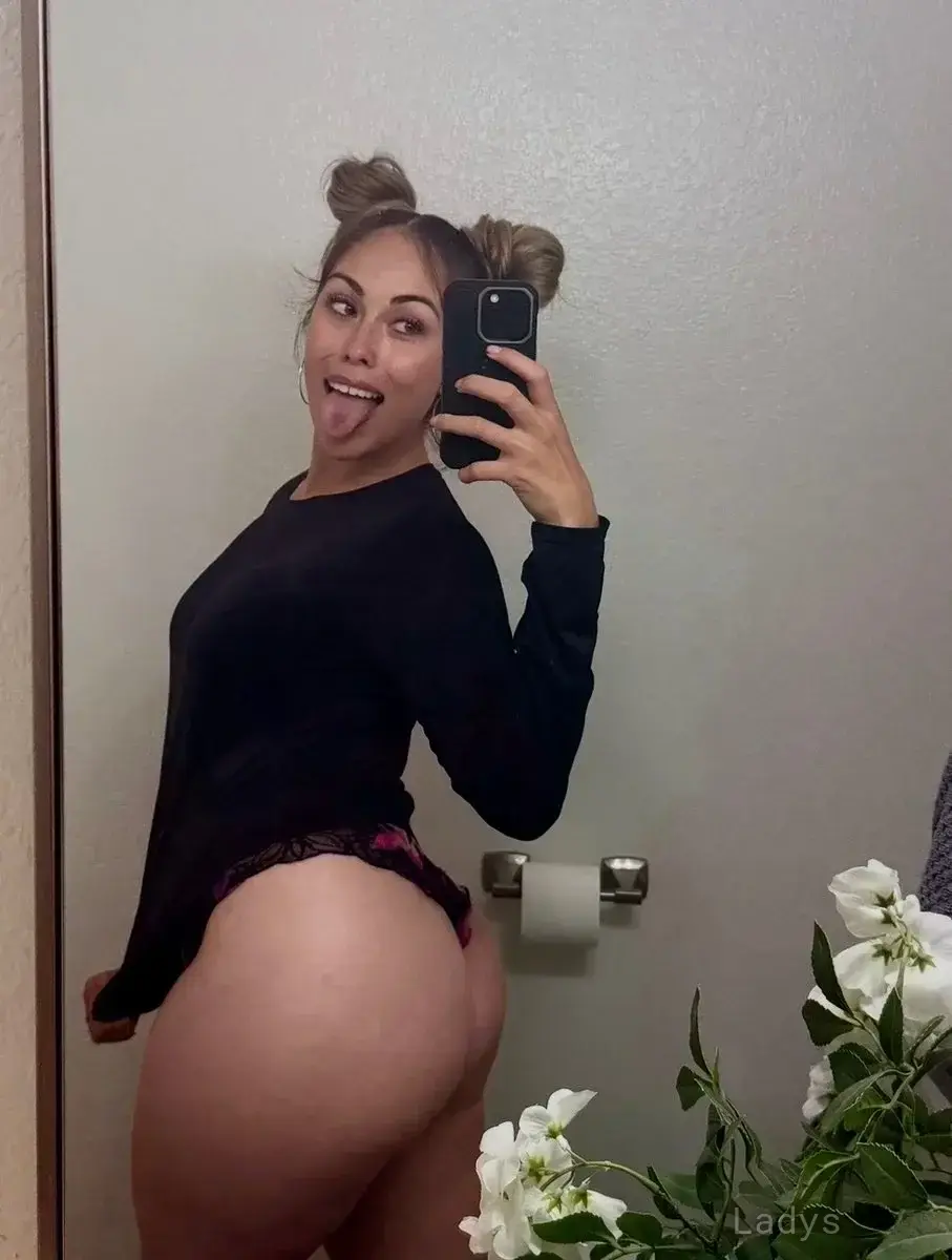 Sugarrspiceee, 27 years old Tampa escort girl with big tits, height 168 sm, Weight 61 kg