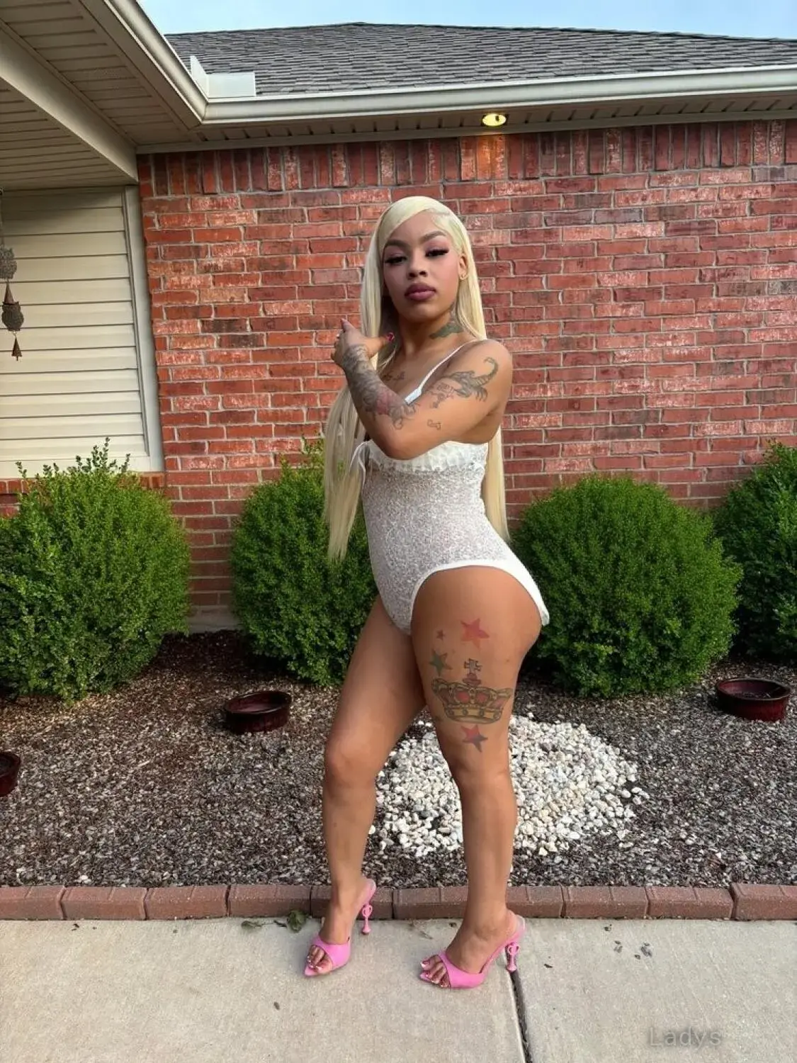 VIXEN, 25 years old Tampa escort girl with big tits, height 161 sm, Weight 61 kg