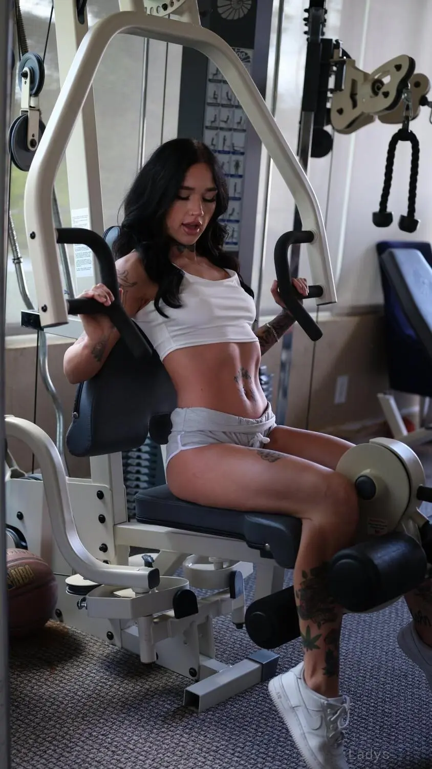 Bitchinbubba, 25 years beautiful nude Tampa escorts girl, height 164 sm, Weight 59 kg