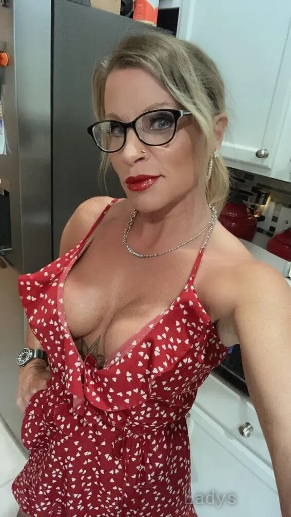 KRISTI KREAM, 46 years beautiful nude Tampa escorts girl, height 156 sm, Weight 50 kg
