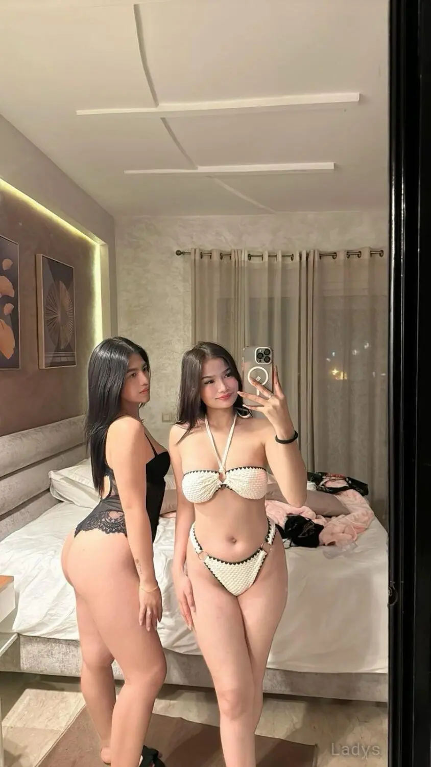 Whitney, 23 years old Tel Aviv escort girl with big tits, height 164 sm, Weight kg