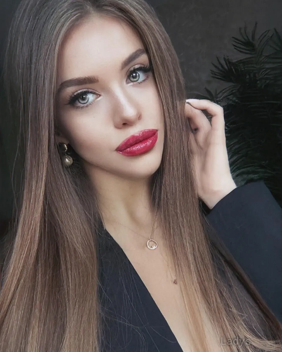 Kitty, 25 years beautiful nude Tel Aviv escorts girl, height 168 sm, Weight 51 kg