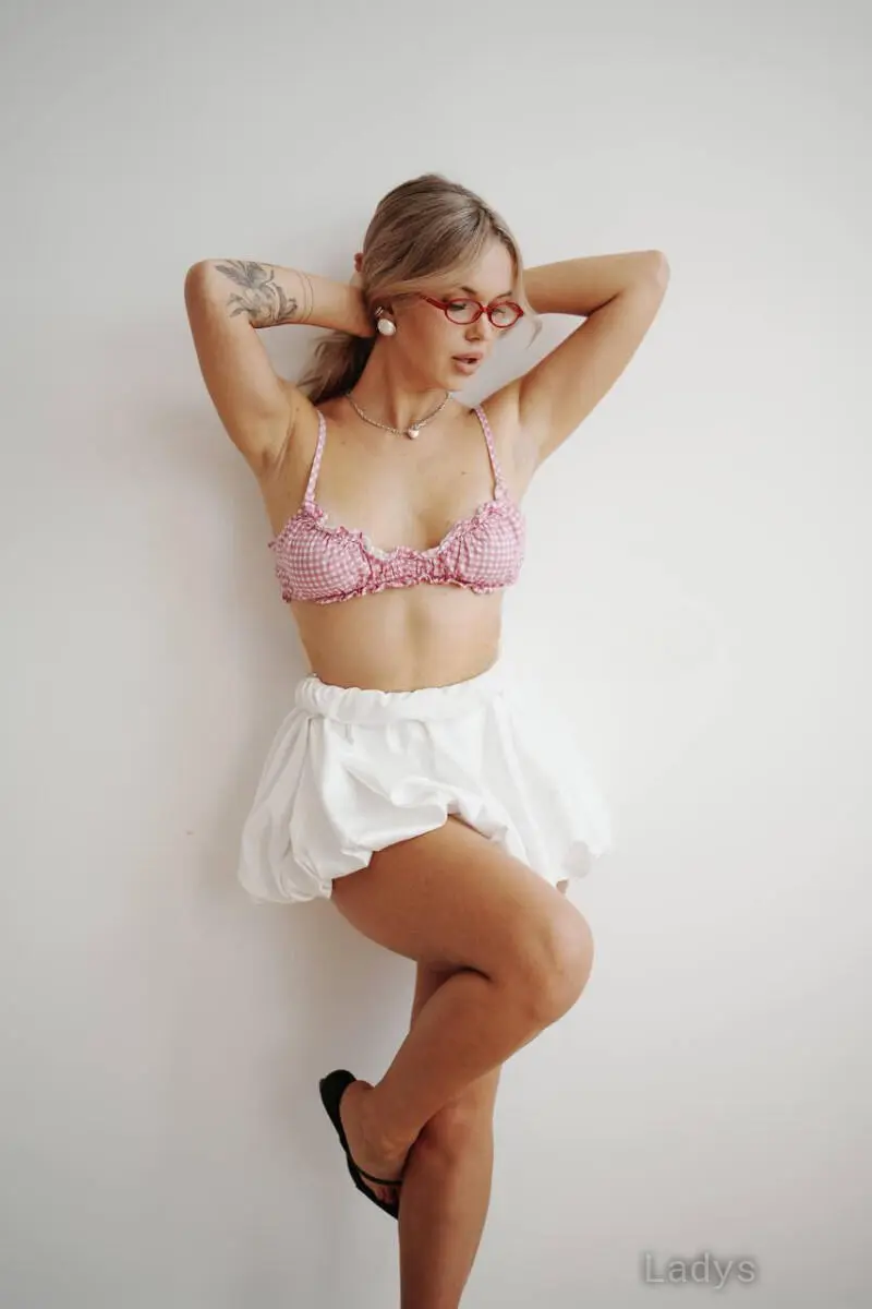 Masha, 22 years beautiful nude Tel Aviv escorts girl, height 167 sm, Weight 51 kg