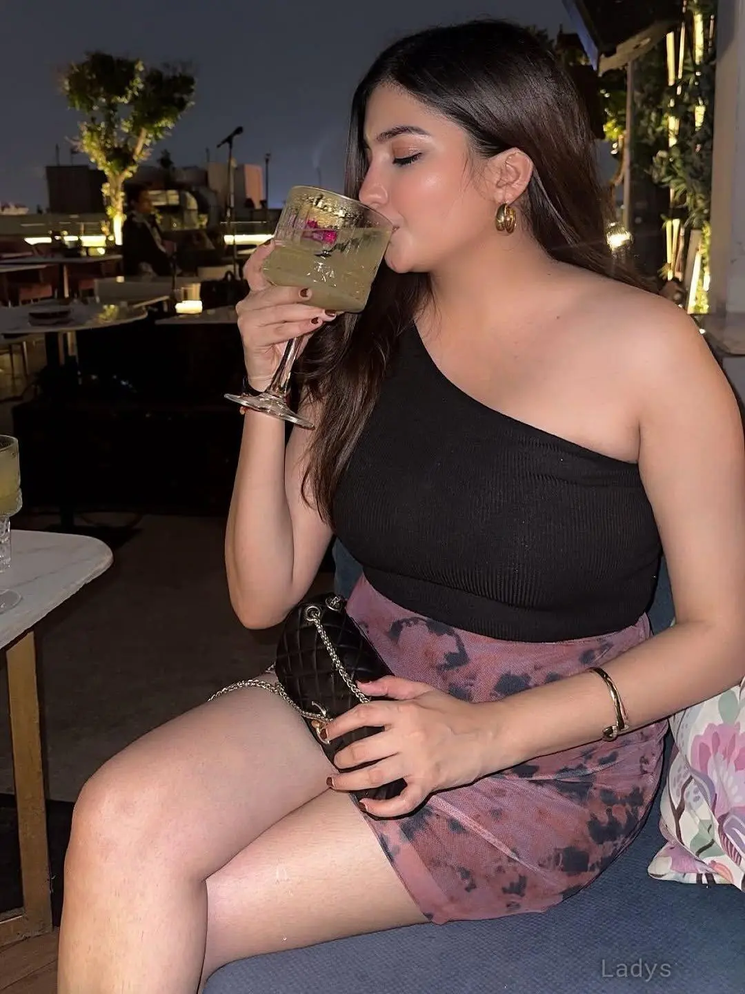 Aanvii Sharma, 23 years old Thane escort girl with big tits, height 153 sm, Weight  kg