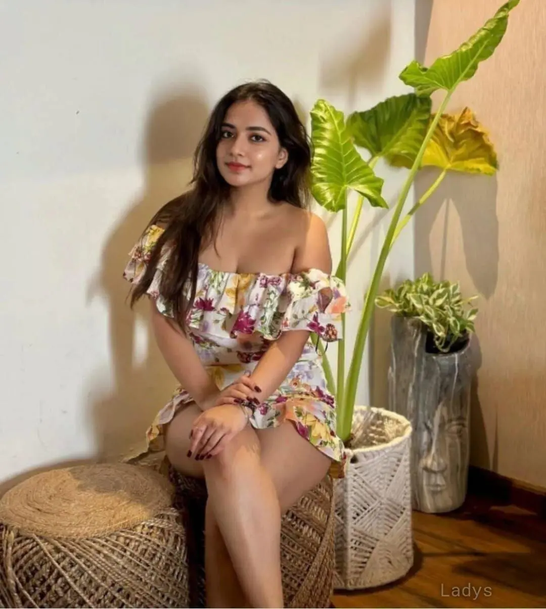 Anushka, 22 years old Thane escort girl with big tits, height 154 sm, Weight  kg
