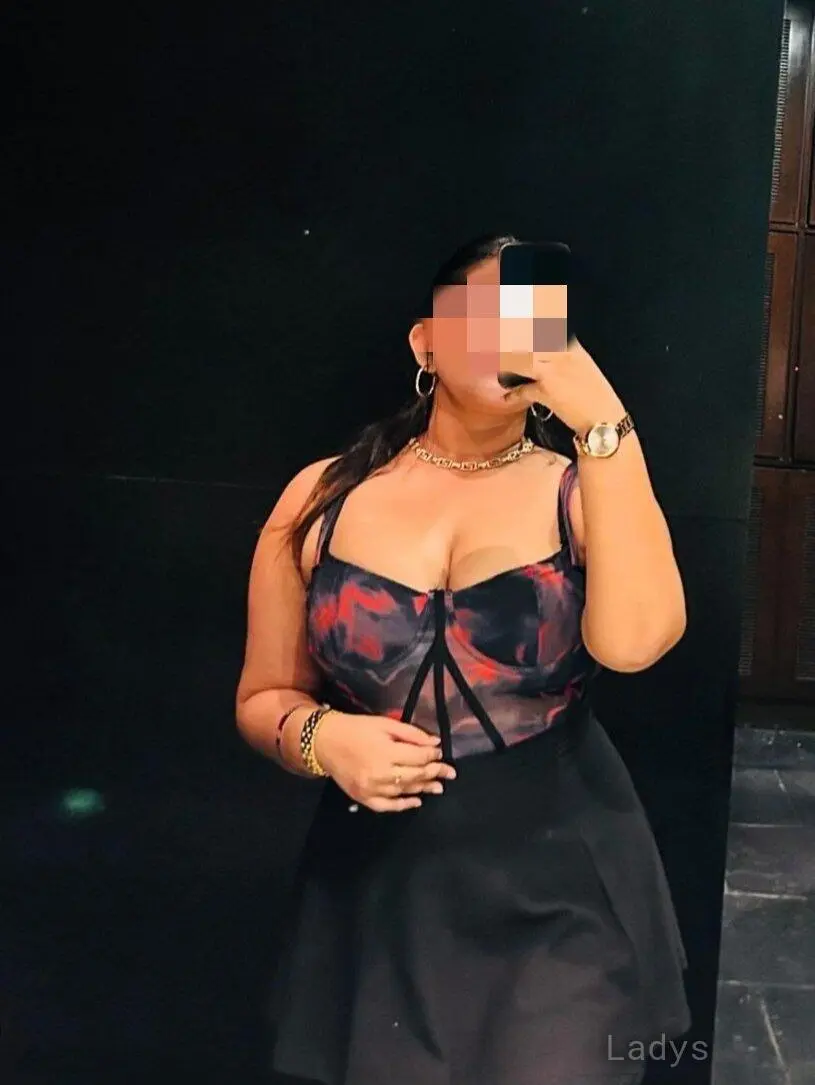 Holly, 29 years old Thane escort girl with big tits, height 159 sm, Weight  kg