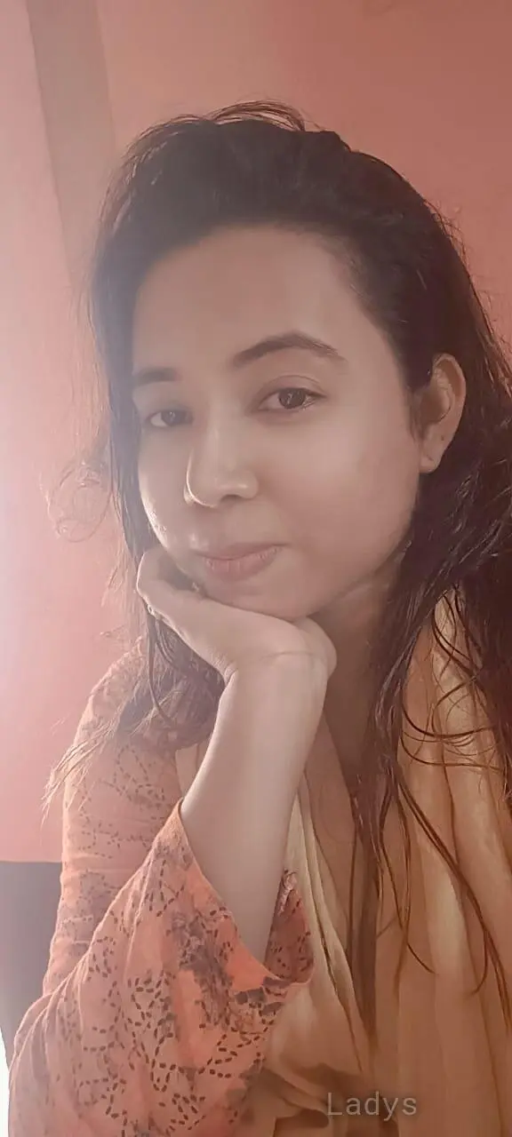 Nyra Kulkarni, 24 years beautiful nude Thane escorts girl, height 157 sm, Weight  kg