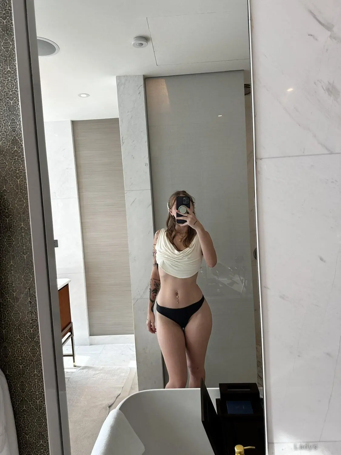 Mikezia, 27 years old Thessaloniki escort girl with big tits, height 166 sm, Weight 49 kg