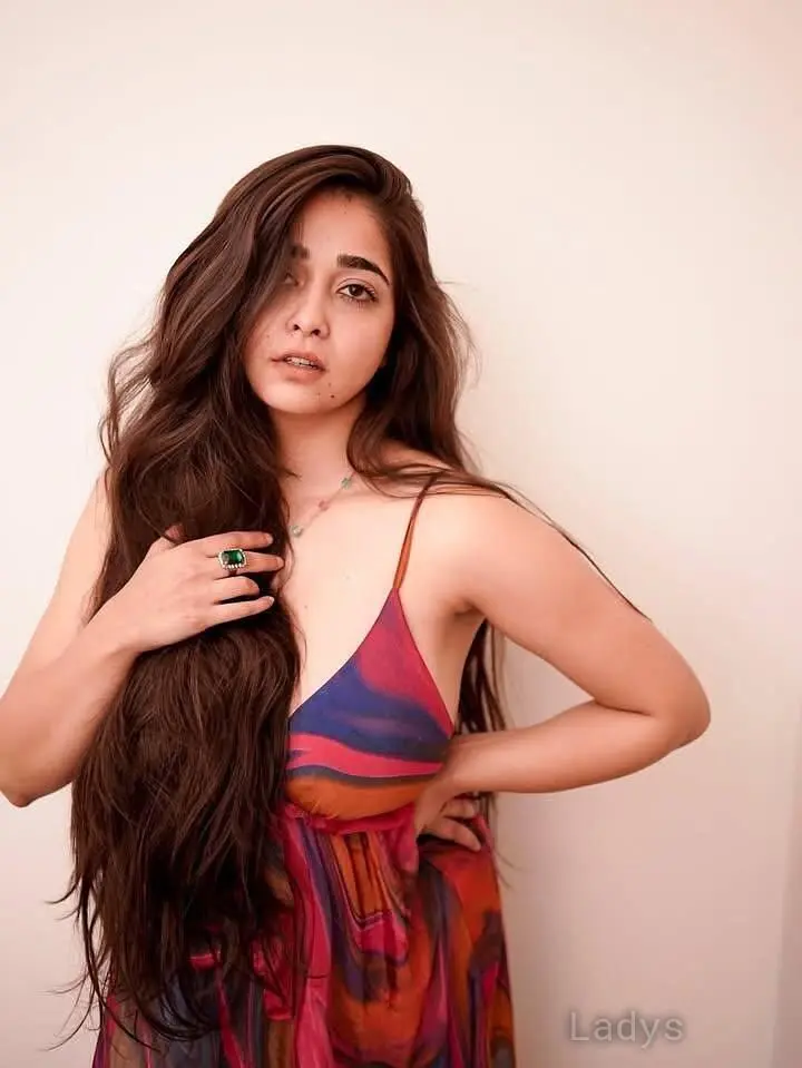 Aditi, 22 years old Thiruvananthapuram escort girl with big tits, height 165 sm, Weight kg