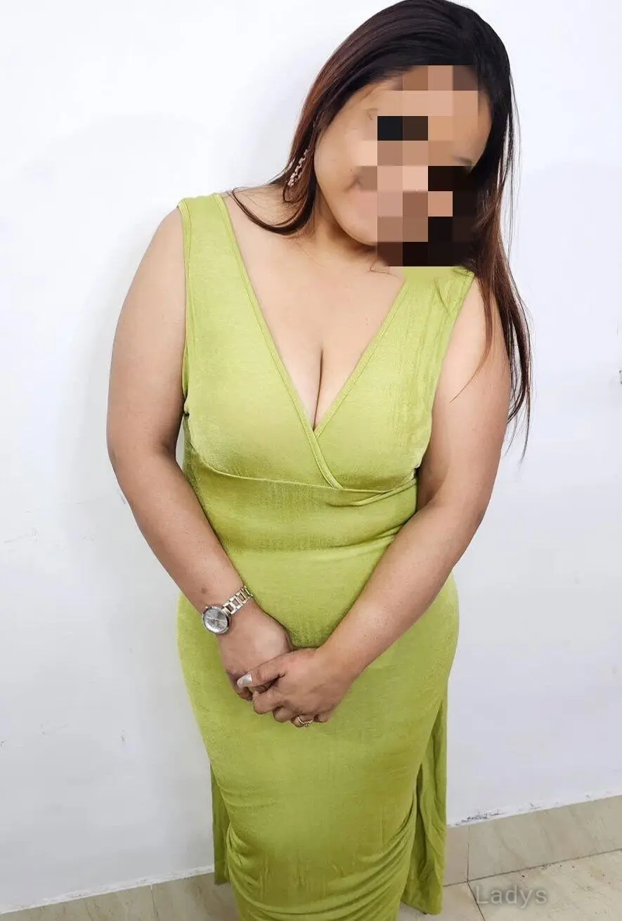 Bhabhi, 29 years old Thiruvananthapuram escort girl with big tits, height 158 sm, Weight  kg