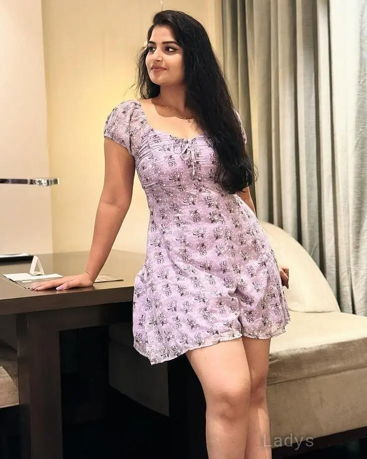 Diva, 20 years old Thiruvananthapuram escort girl with big tits, height 155 sm, Weight  kg