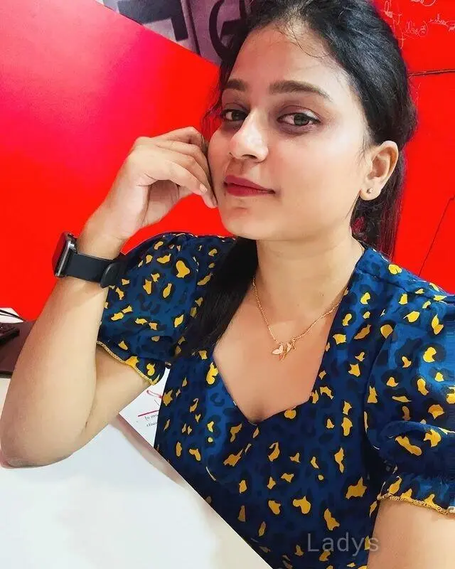 Neha, 21 years old Thiruvananthapuram escort girl with big tits, height 151 sm, Weight kg
