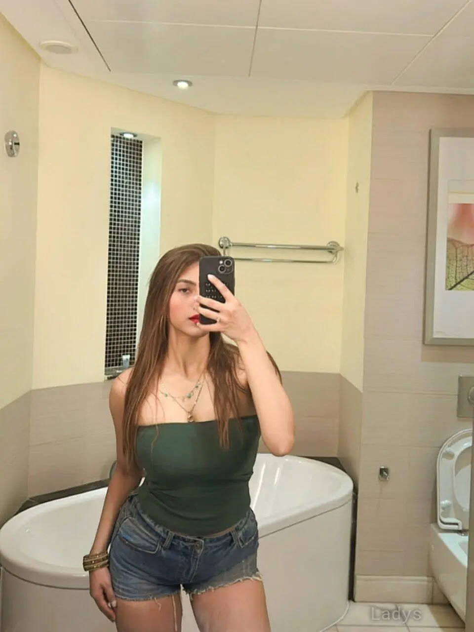 Rashi, years old Thiruvananthapuram escort girl with big tits, height sm, Weight kg