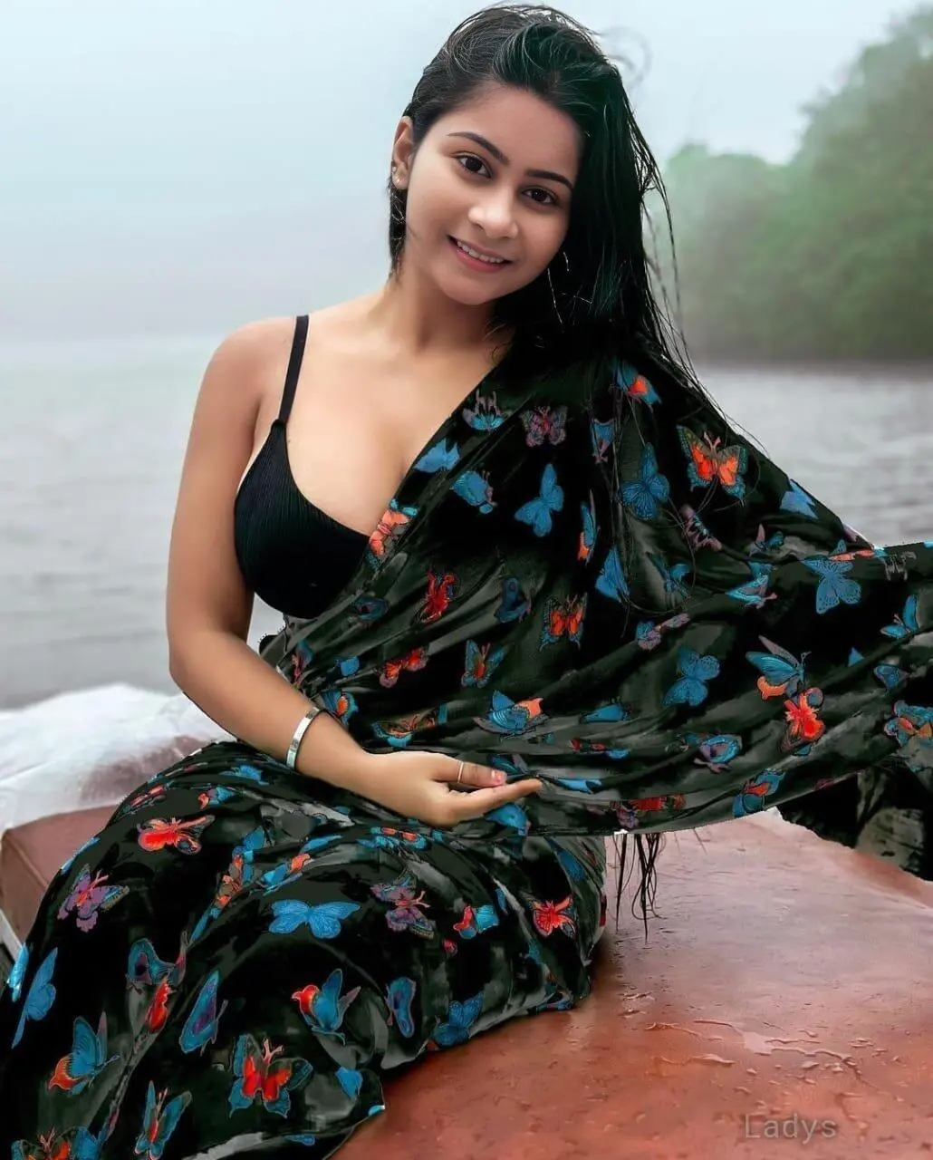 Roshni Joshi, 24 years old Thiruvananthapuram escort girl with big tits, height 170 sm, Weight kg
