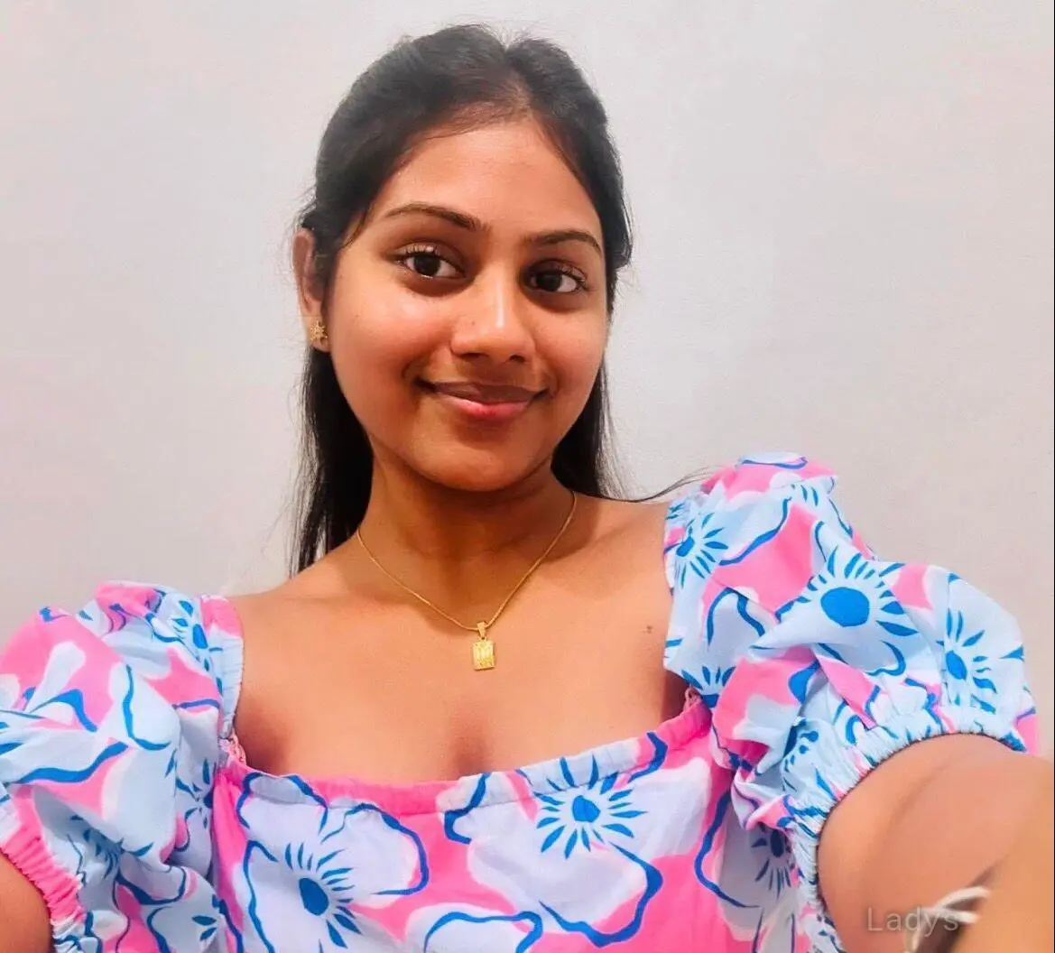 Alisha, 22 years beautiful nude Thiruvananthapuram escorts girl, height 165 sm, Weight kg