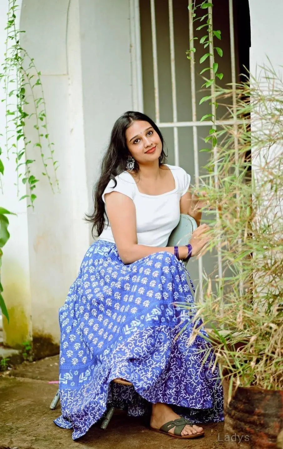 Lara, 27 years beautiful nude Thiruvananthapuram escorts girl, height 165 sm, Weight kg
