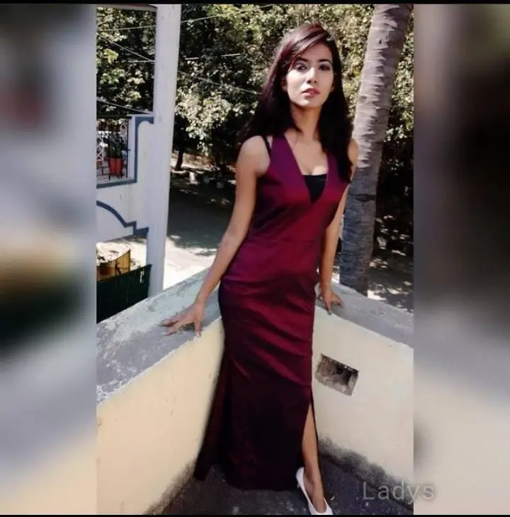Nidhi, 24 years beautiful nude Thiruvananthapuram escorts girl, height  sm, Weight  kg