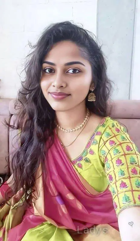 Ridhima, 21 years beautiful nude Thiruvananthapuram escorts girl, height 154 sm, Weight kg