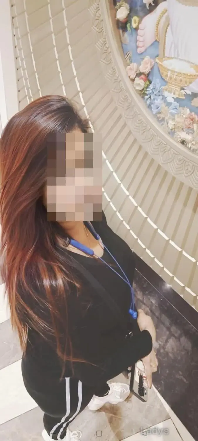 Saniya, 22 years beautiful nude Thiruvananthapuram escorts girl, height 173 sm, Weight  kg