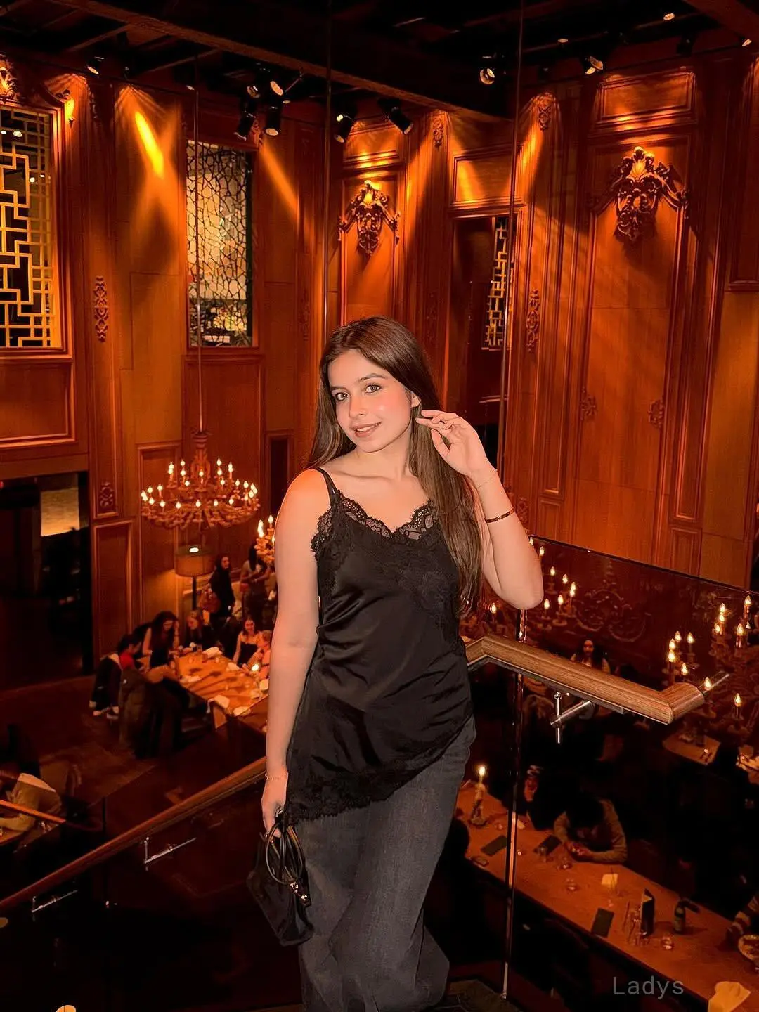 Shefali, 23 years beautiful nude Thiruvananthapuram escorts girl, height 154 sm, Weight kg
