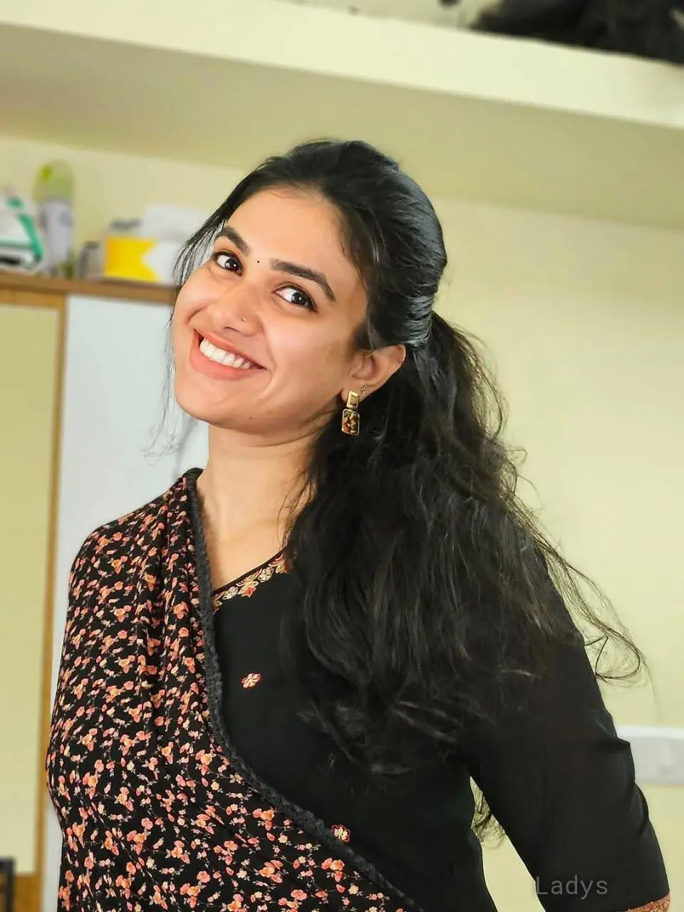 Shrija, 21 years beautiful nude Thiruvananthapuram escorts girl, height 170 sm, Weight  kg