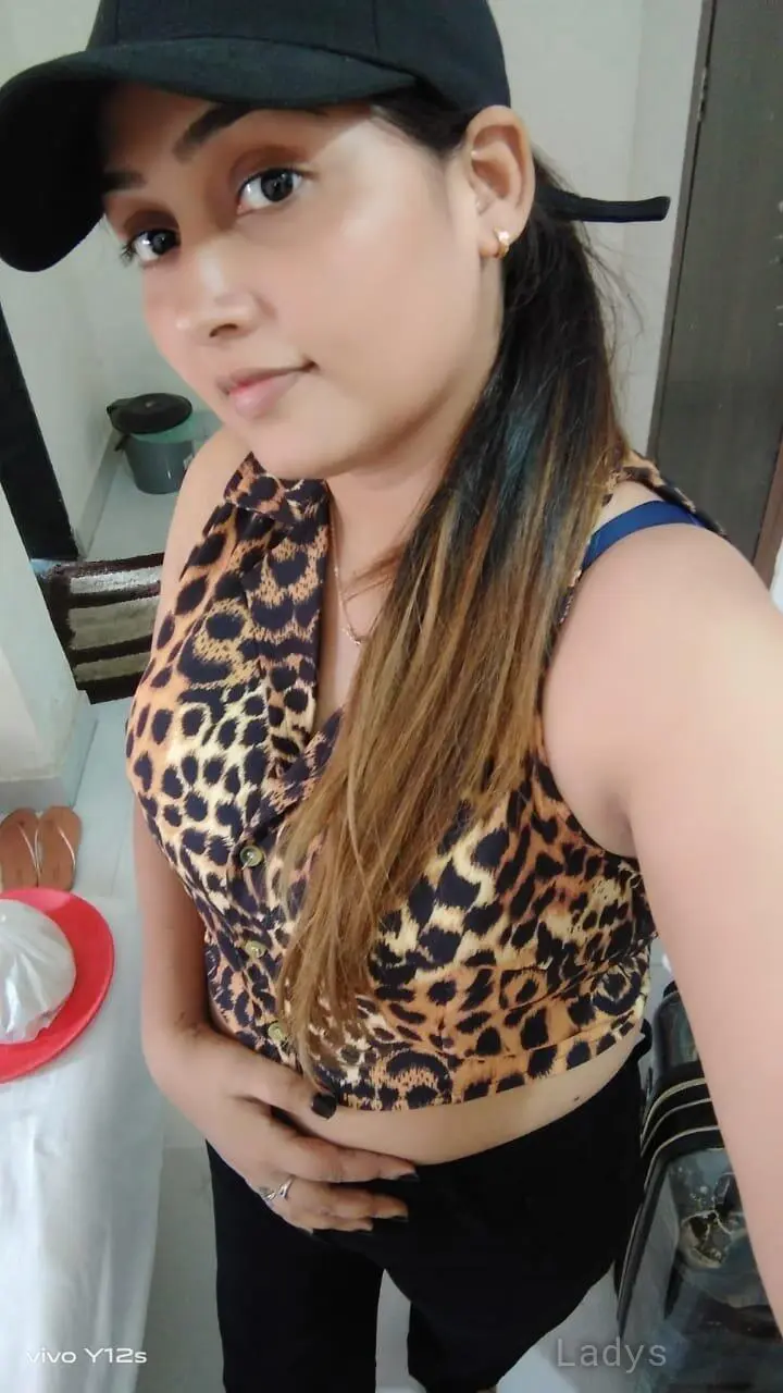 Diana, 23 years beautiful nude Thrissur escorts girl, height 155 sm, Weight  kg