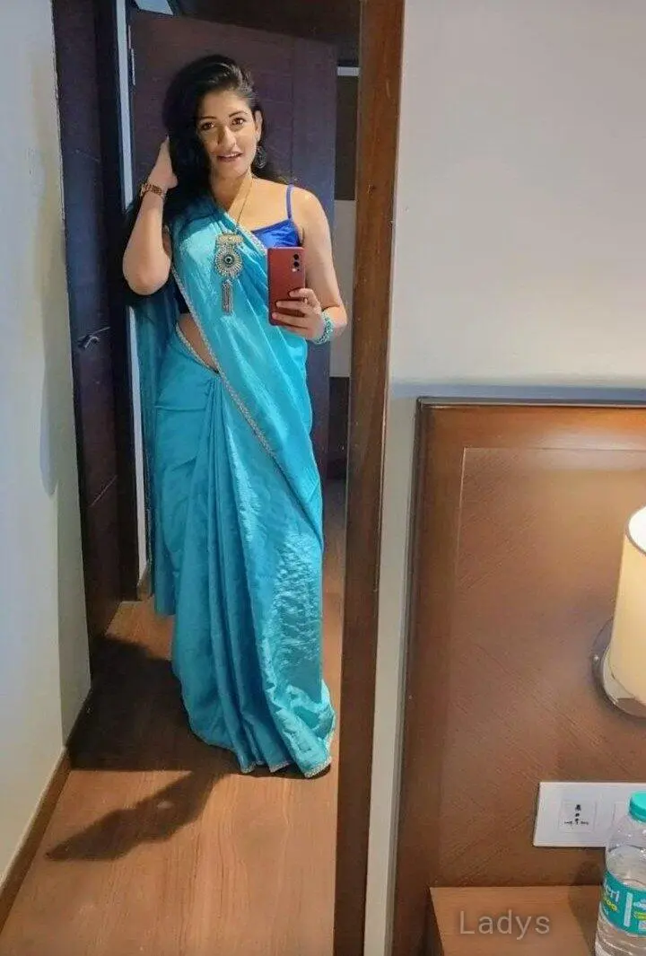 Nidhi, 25 years beautiful nude Thrissur escorts girl, height 168 sm, Weight kg