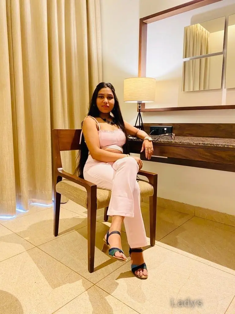 Simran, 21 years beautiful nude Thrissur escorts girl, height 170 sm, Weight kg