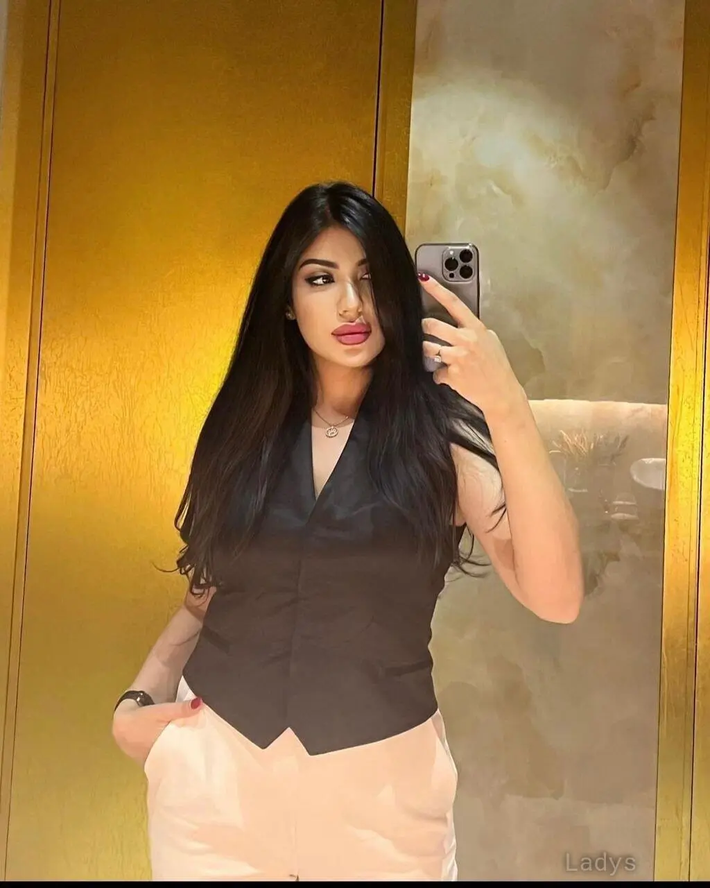 Taylor, 26 years old Tirana escort girl with big tits, height  sm, Weight  kg
