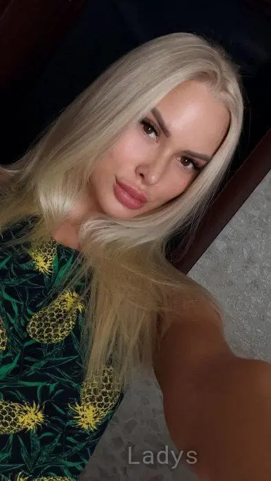 Elena, 25 years beautiful nude Tirana escorts girl, height 170 sm, Weight 58 kg