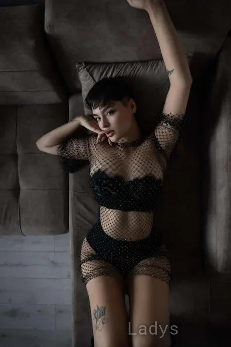 Karin, 21 years beautiful nude Tirana escorts girl, height 167 sm, Weight 59 kg