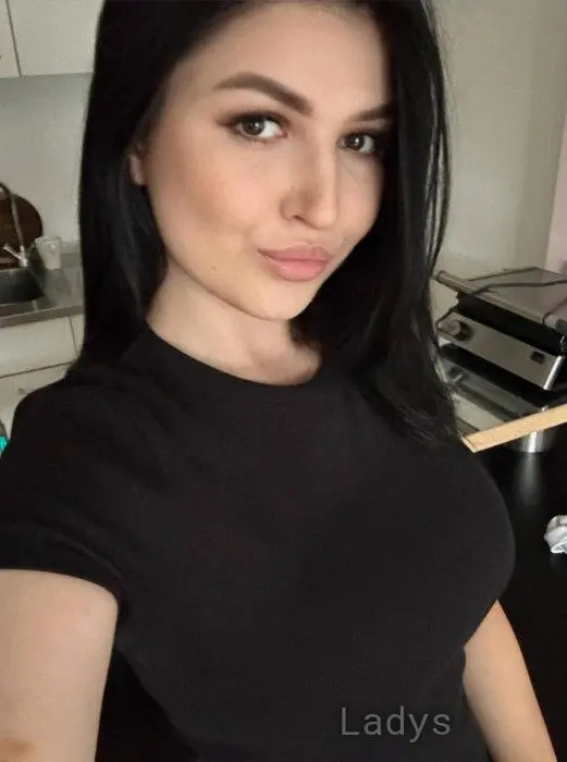 Lilia, 25 years beautiful nude Tirana escorts girl, height 171 sm, Weight 56 kg