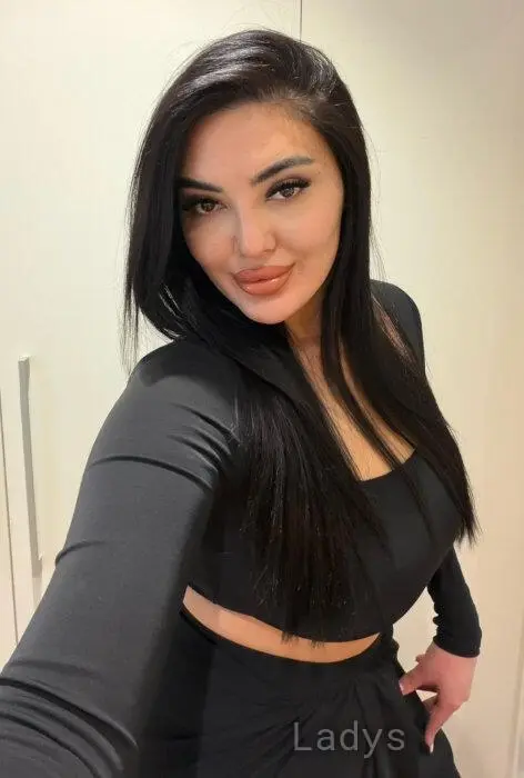 Liza, 24 years beautiful nude Tirana escorts girl, height 165 sm, Weight 58 kg
