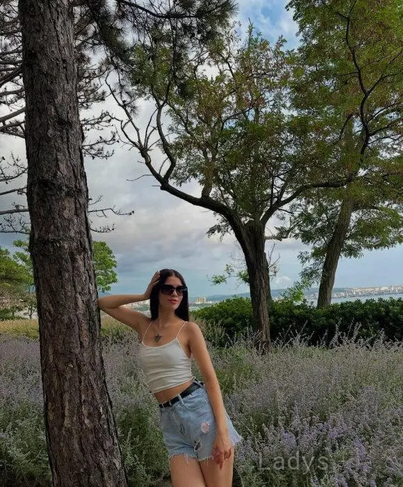 Olivia, 25 years beautiful nude Tirana escorts girl, height 165 sm, Weight 56 kg