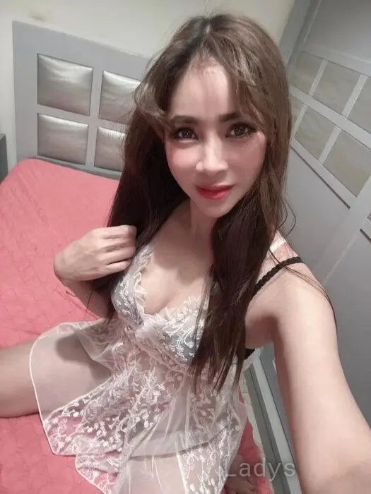 Yefan, 25 years beautiful nude Tirana escorts girl, height 169 sm, Weight 56 kg