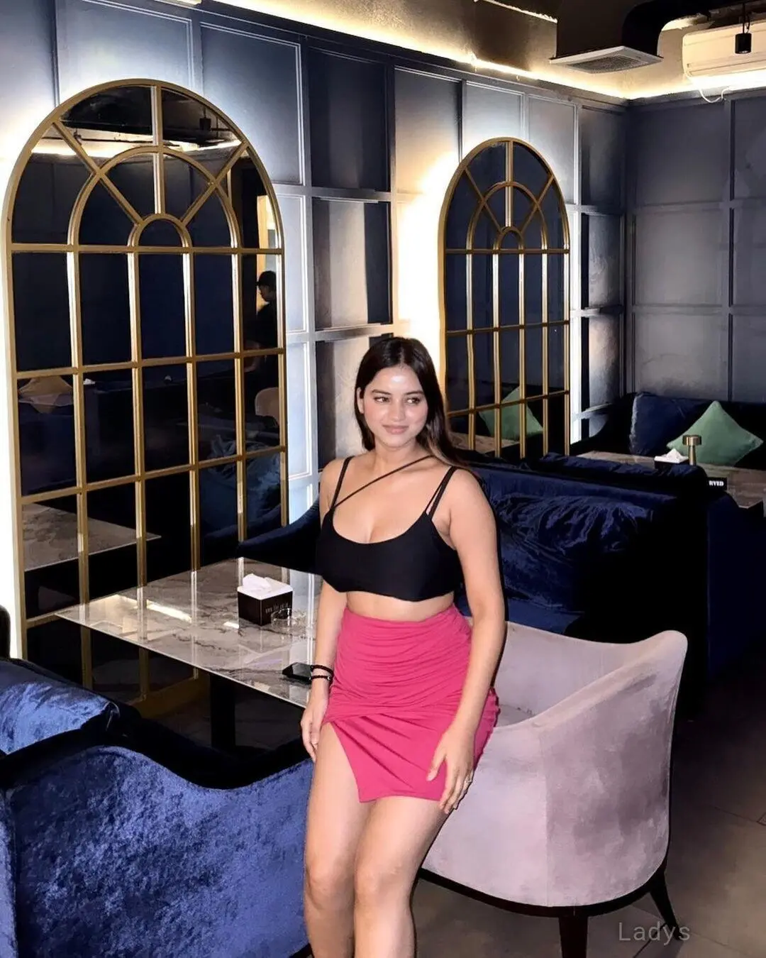 Nayra, 22 years old Tiruchirapalli escort girl with big tits, height 184 sm, Weight kg